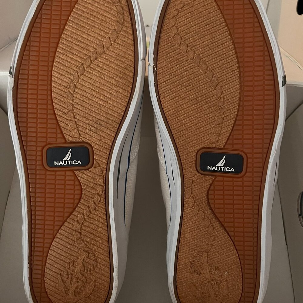 NWOT NAUTICA MENS BOAT SHOES, SIZE 8.5, OFF-WHITE/CREAM - Picture 3 of 5